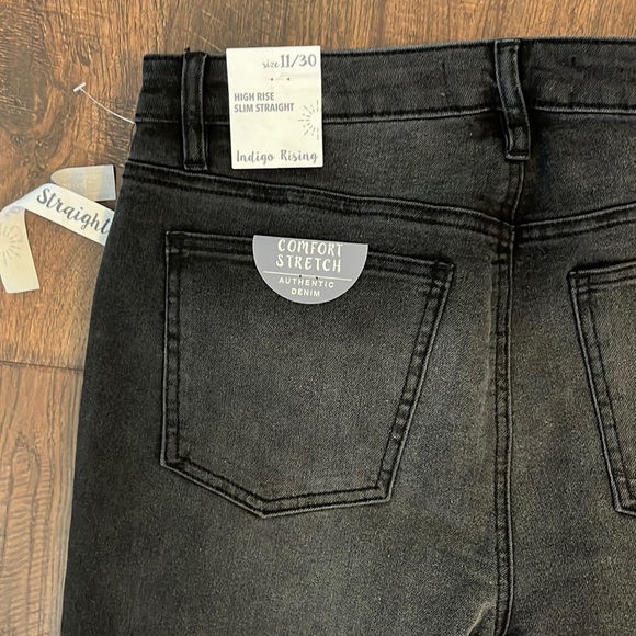 11/30 Indigo Rising High Rise
Slim Straight Fit Jeans Black Wash - Picture 10 of 11